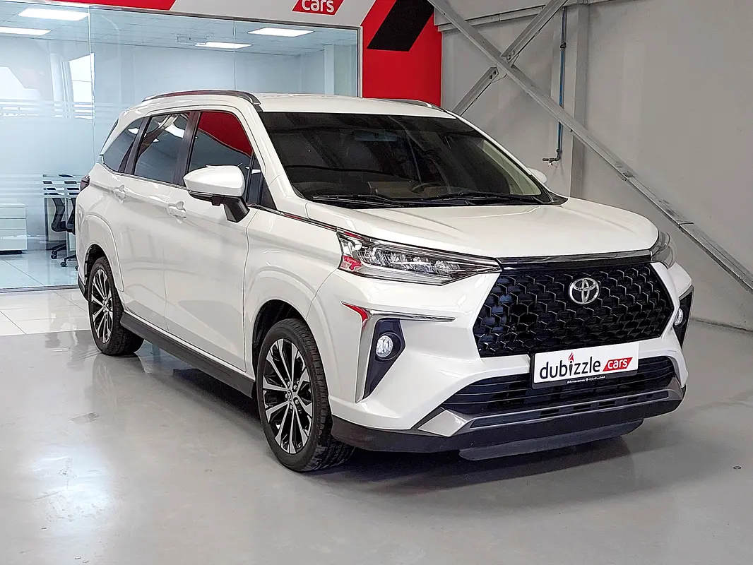 Toyota Veloz 2023 — photo 1 of 14
