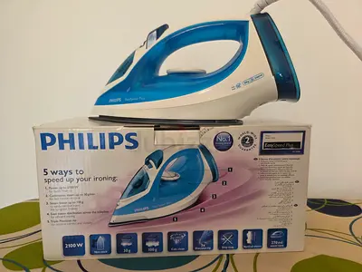 Philips Steam Iron (EasySpeed Plus) and Table - Perfect Working Condition