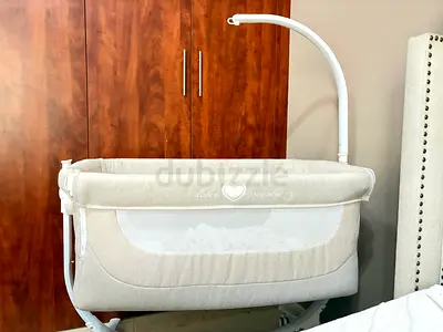 CAM BRAND Baby bed crib bassinet bedside sleeper - neutral beige, gently used