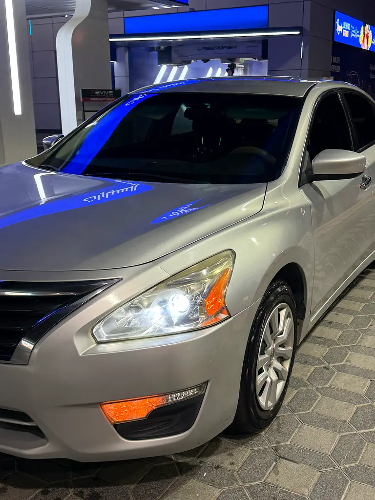 Nissan Altima 2015 — photo 1 of 11
