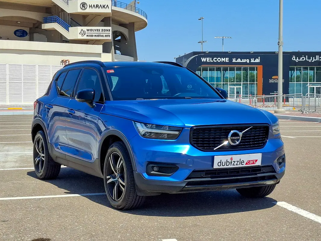 Volvo XC40 2019 — photo 1 of 15