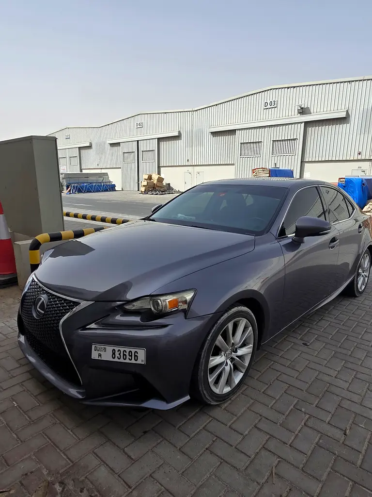 Lexus IS-Series 2016 — photo 1 of 11
