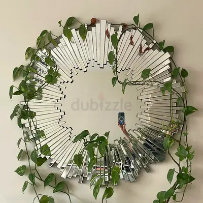Round Decorative Sunburst Wall Mirror — Modern Statement Piece