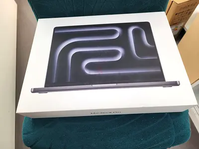 MACBOOK PRO M5 UNOPENED 16 GB RAM 512 GB SPACEBLACK (no nagotiation ,)