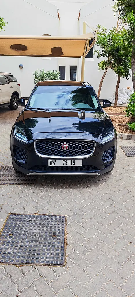 Jaguar E-Pace 2019 — photo 1 of 9