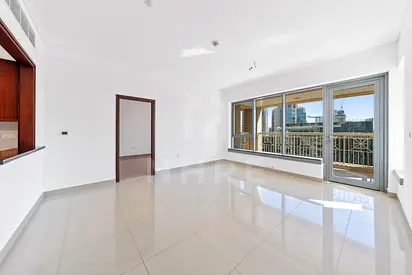 Fitted Kitchen | High Floor | Partial Fountain