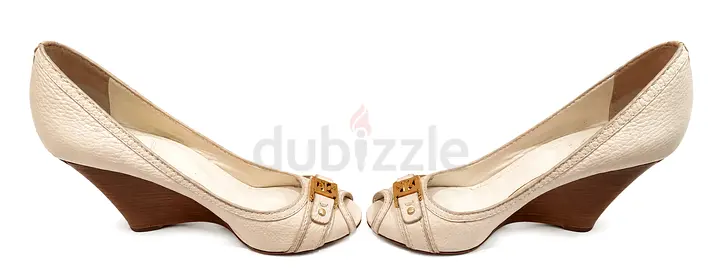 Authentic Tory Burch peep toe sandals