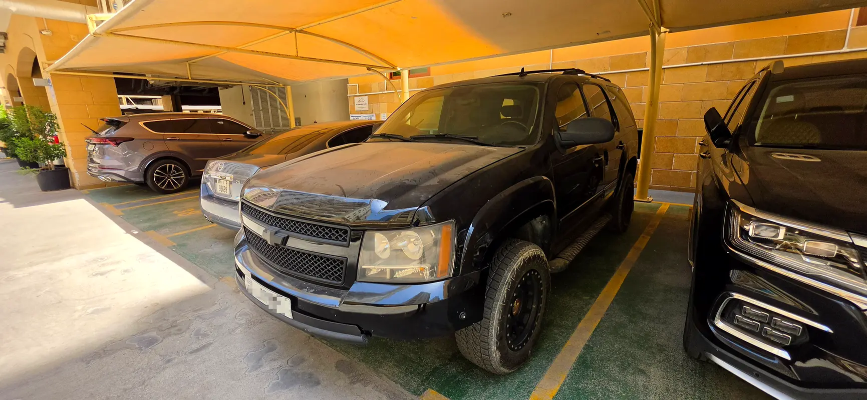 Chevrolet Tahoe 2010 — photo 1 of 10