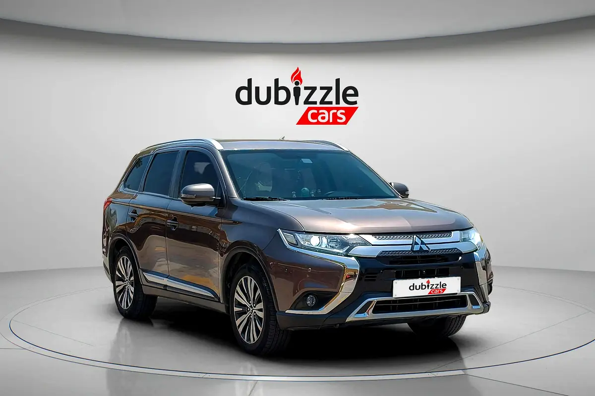 Mitsubishi Outlander 2021 — photo 1 of 14