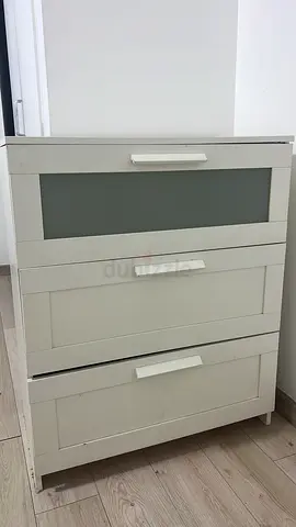 Light grey 3-drawer dresser/wardrobe - good condition