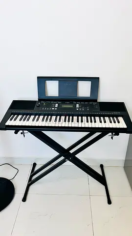 Yamaha E343 Keyboard with Stand and Music Rest