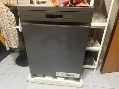 Hisense freestanding dishwasher - good working condition