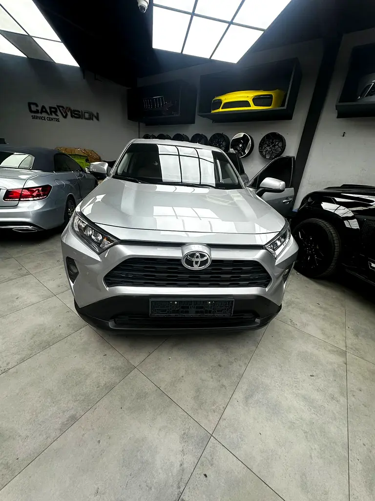 Toyota Rav 4 2019 — photo 1 of 16