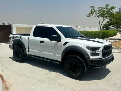 2017 Ford F-150 Raptor GCC Specification Service History No Accidents No Paint Original Keys x 2