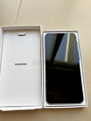 Samsung Galaxy  $% 5G — 8GB RAM / 128GB