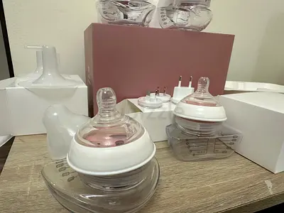 Philips Avent Natural-style Baby Bottles with Wide Nipples - Set (Like New)