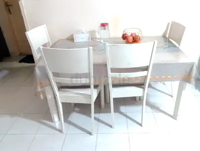 Dining Table with 4 chairs