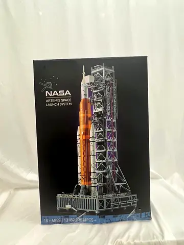 NASA Artemis Space Launch System Rocket - 3,614pcs Collector Set (70cm Tall)