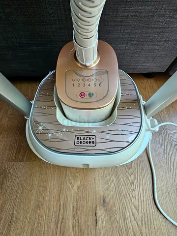 Black  Decker Standing Clothes Steamer - Good Working Condition