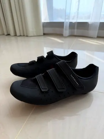 Cycling shoes Van Rysel with Look Keo Cleat