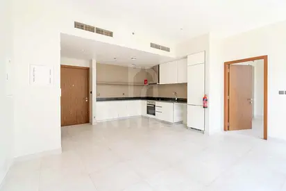 Vacant | Spacious | Large Wardrobes | Marina View