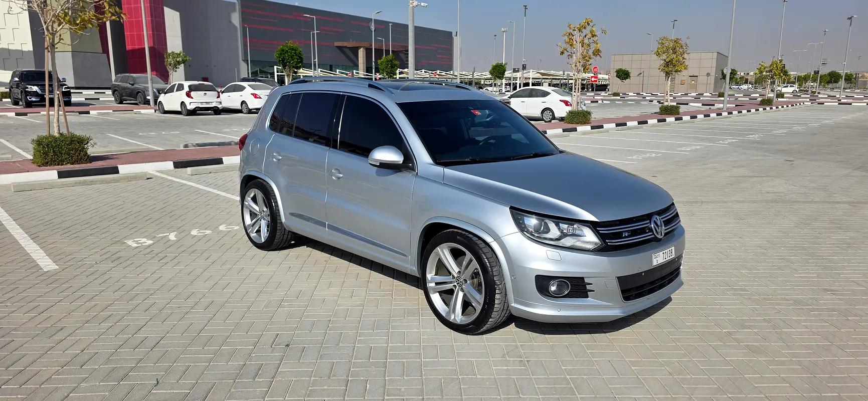 Volkswagen Tiguan 2016 — photo 1 of 17