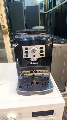 DeLonghi Magnifica Espresso Coffee Machine - Used