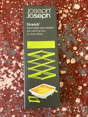 Joseph Joseph Stretch expandable heat-resistant pot stand - great