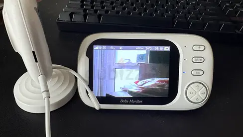 Portable Video Baby Monitor with Stand - Excellent Condition
