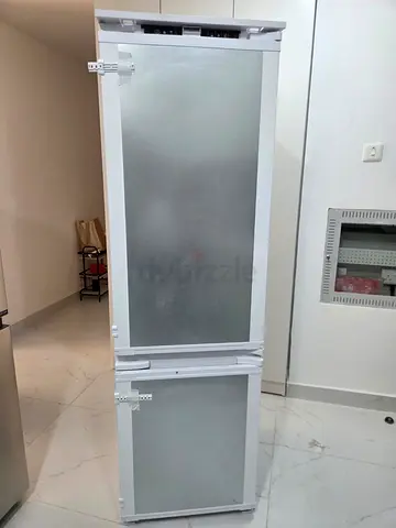 Ariston - Large White Upright Refrigerator with Freezer and wine rack, 53x53x70, ARBI54 F5282