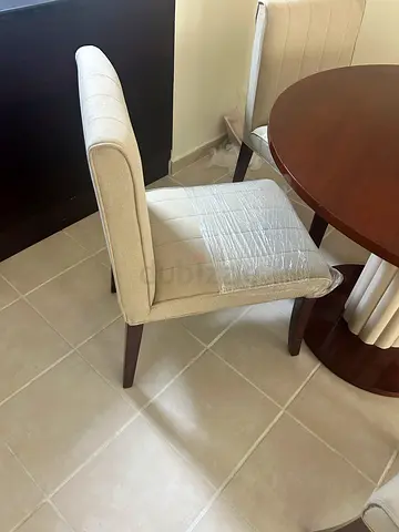 Distress Deal - Modern Dining Table with Chairs- urgent sell off