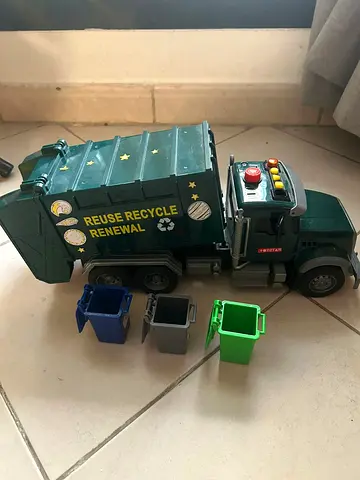 Green Recycle Garbage Truck Toy with 4 Mini Bins