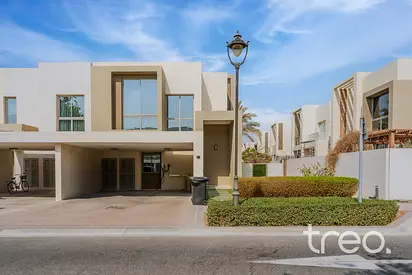 Vacant soon | Single Row | Near Pool
