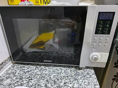 Elekta countertop microwave oven - good working condition