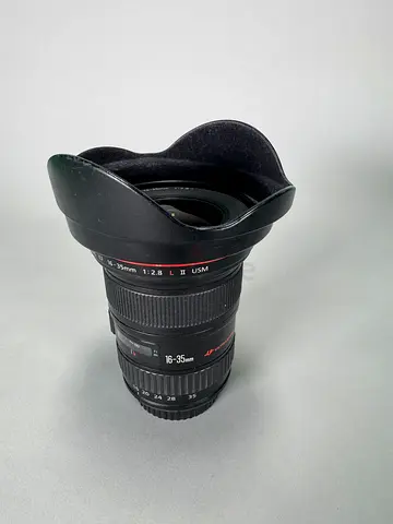 Canon EF 16-35mm f/2.8L USM Zoom Lens (with hood)