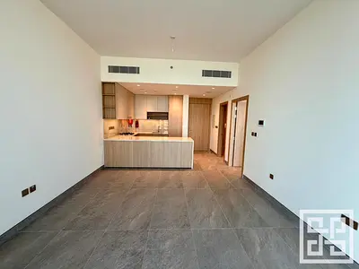 Brand New l Mid Floor l Spacious