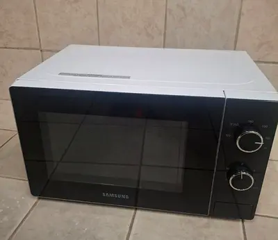 Large appliances white Goods ovens and microwave