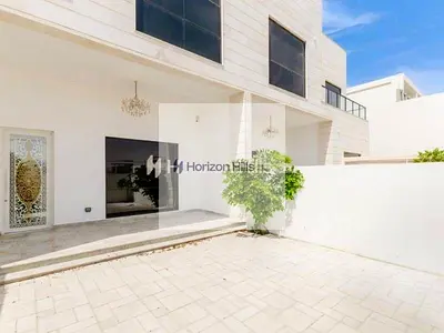 Luxury 5BR Villa | Spacious & Private Living
