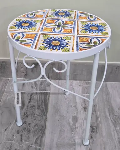 Decorative plant stand