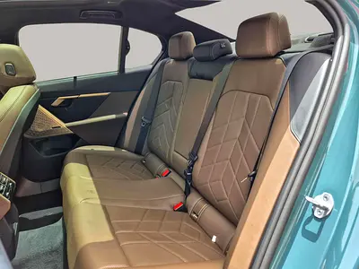 صورة مصغرة 12 لـ 2025 BMW 5-SERIES