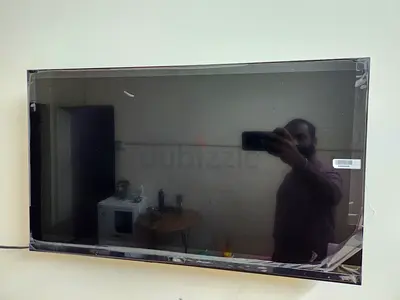 32 inch Flat Panel LED TV - Wall Mounted, Good Condition
