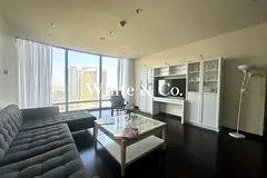 Heart of Downtown| Mid floor| Spacious
