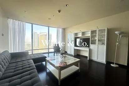 Heart of Downtown| Mid floor| Spacious