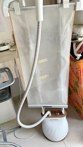 Black+Decker Garment Steamer - Upright Fabric Steamer in Good Condition