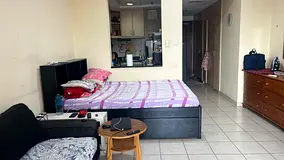 Studio available for sharing