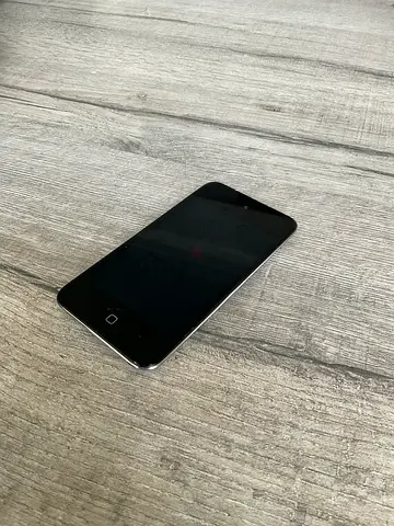 Working iPod touch 4th gen vintage 2010 model 32gb