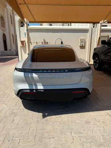Porsche Taycan Standard 2022 GCC Specs