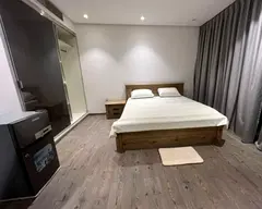 BRAND NEW MASTER ROOM WITH BALCONY IN A VILLA AVAILABLE FOR RENT IN JVC