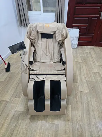 Beige Full-Body Massage Chair with Remote Control - Good Condition