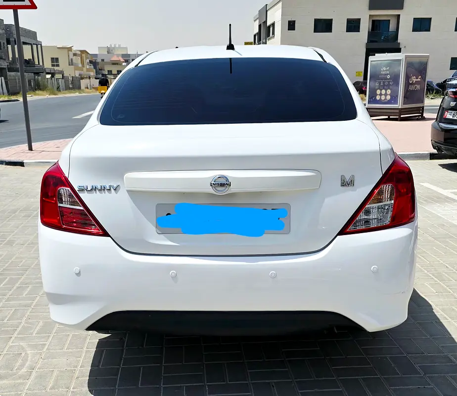 Nissan Sunny 2018 — photo 1 of 10